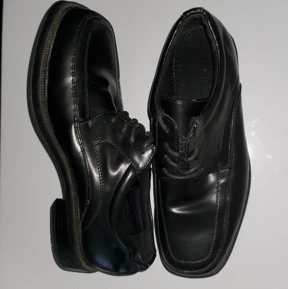 Shoes - Picture 2 of 4